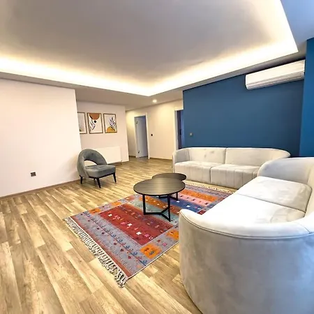 Apartment 104- Large And Spacius
